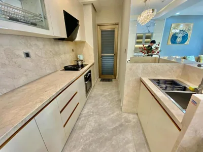 Apartamento con balcón — Convinia Luxury The Peak Midtown